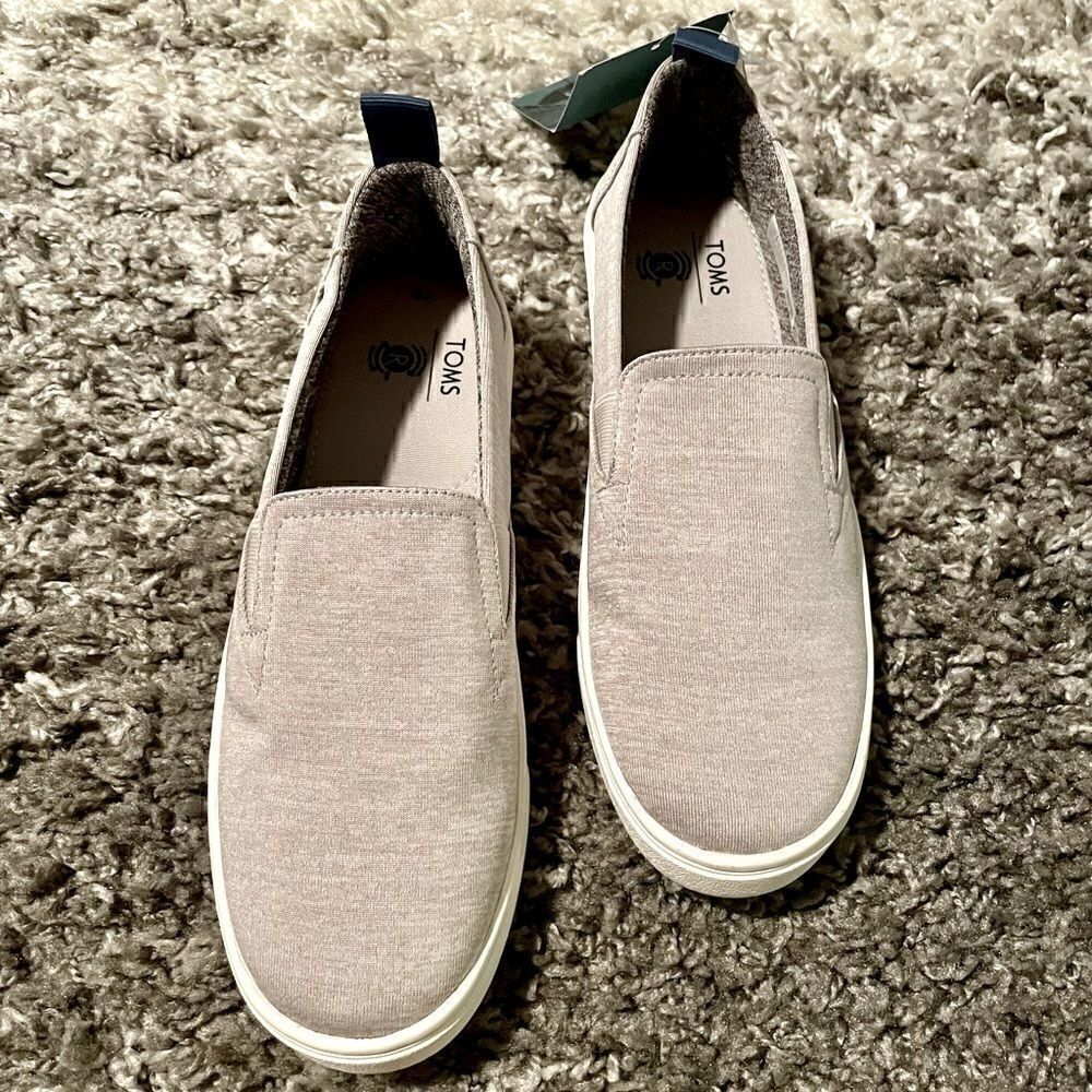 NWT TOMS Kids Luca Slip-On Sneakers